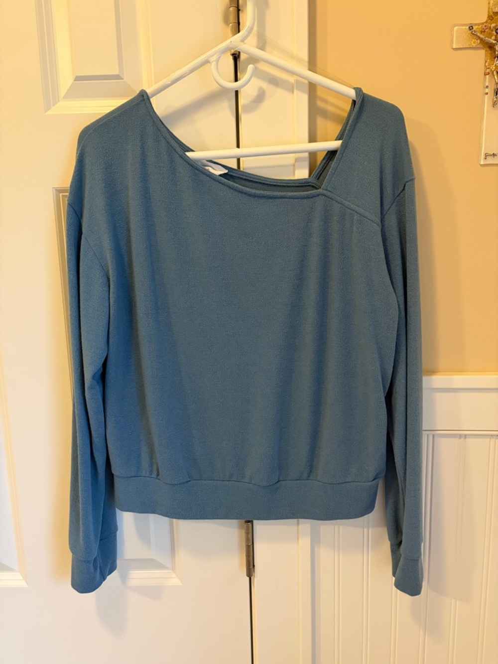 Light Blue Women's Long-Sleeve Pullover Top, Large,